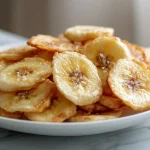Chipsy z banana w air fryer, idealna przekąska na każdą okazję.