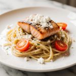 Pasta z lososia z feta i pomidorkami z air fryer.